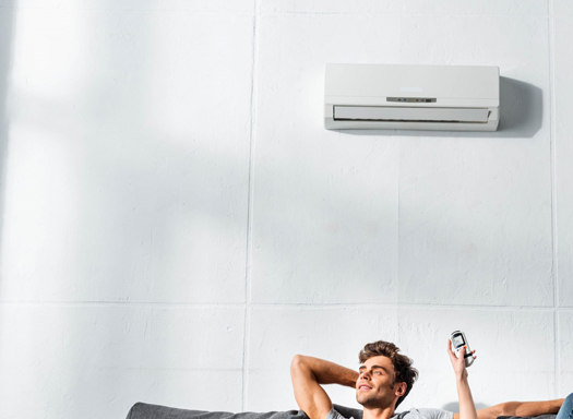 Climatisation sur le mur du salon